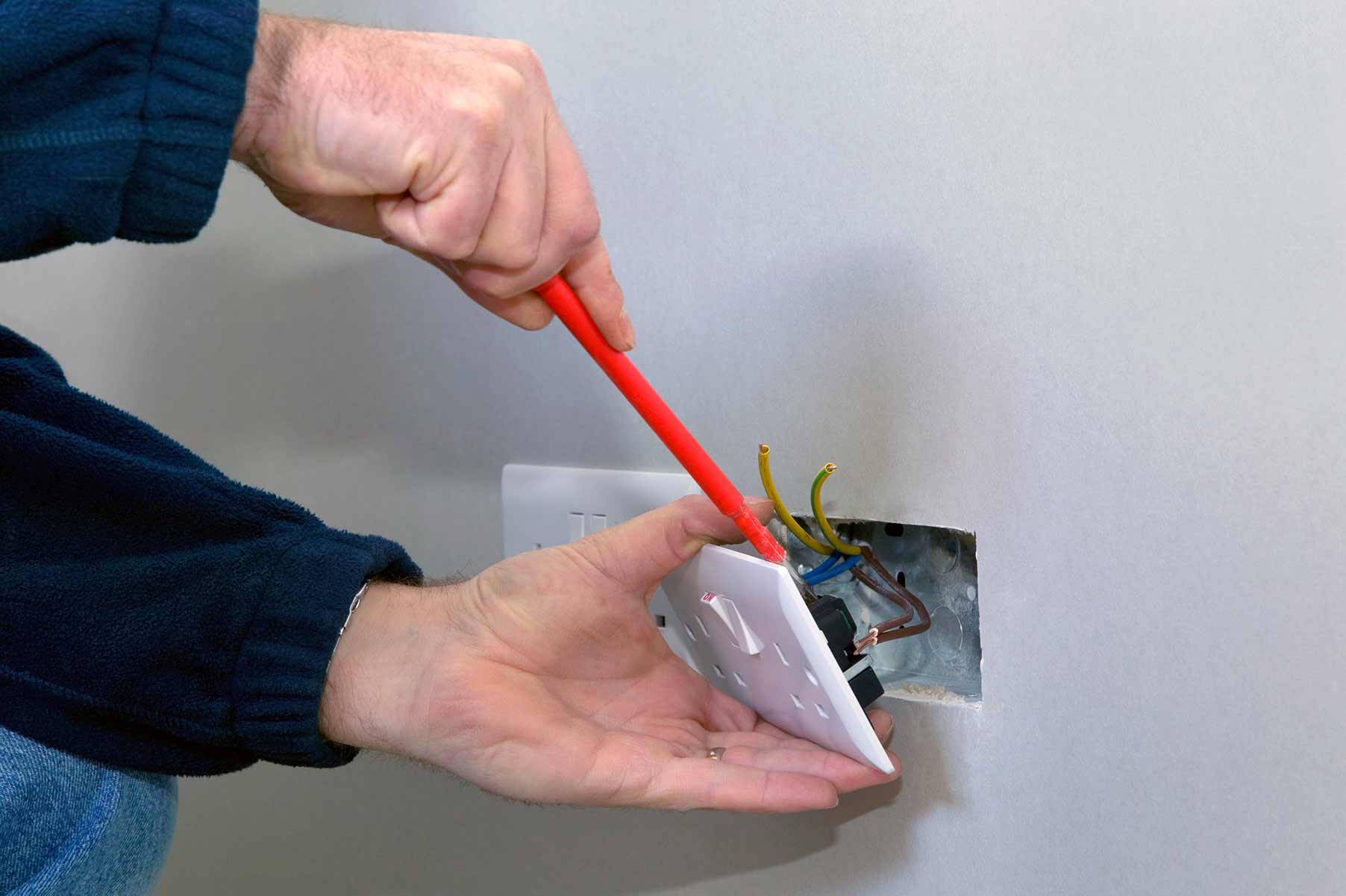 Our electricians can install plug sockets for domestic and commercial proeprties in Tooting and the local area. 